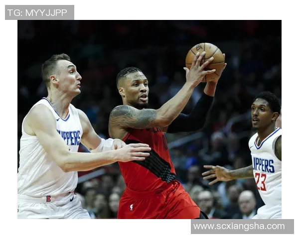 勇士与开拓者在2018年常规赛中激战正酣精彩瞬间回顾与分析